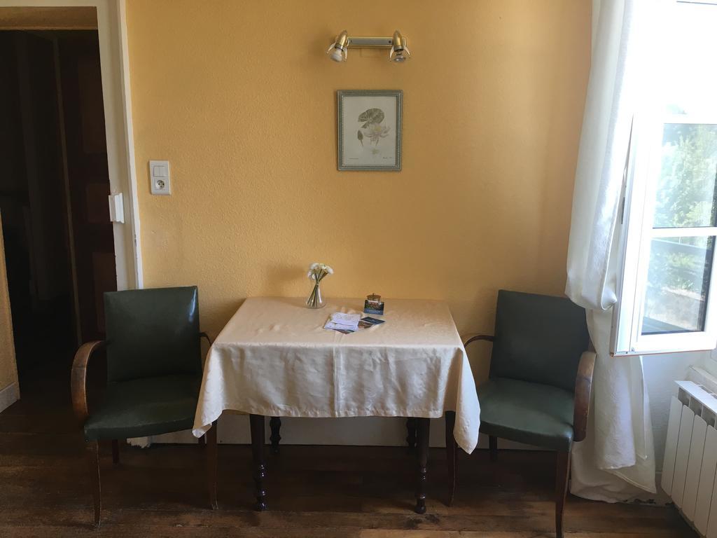 Chambres D'Hotes Et Roulotte Au Bonheur Du Parc Le Breuil  Exterior foto